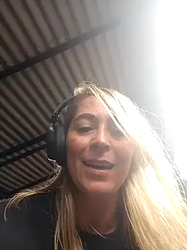 Snapshot of Sara_Valkyri chatting on 03-13-25, 06:56 Sara Valkyri online show from 03-13-25, 06:56