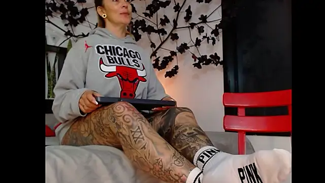 Snapshot of Sara_Valkyri chatting on 03-17-25, 09:55 Sara Valkyri online show from 03-17-25, 09:55