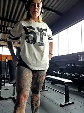 Snapshot of Sara_Valkyri chatting on 03-19-25, 06:23 Sara Valkyri online show from 03-19-25, 06:23