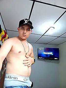 Snapshot of Charlotteet_Paul chatting on 03-07-25, 04:55 Charlotteet Paul online show from 03-07-25, 04:55