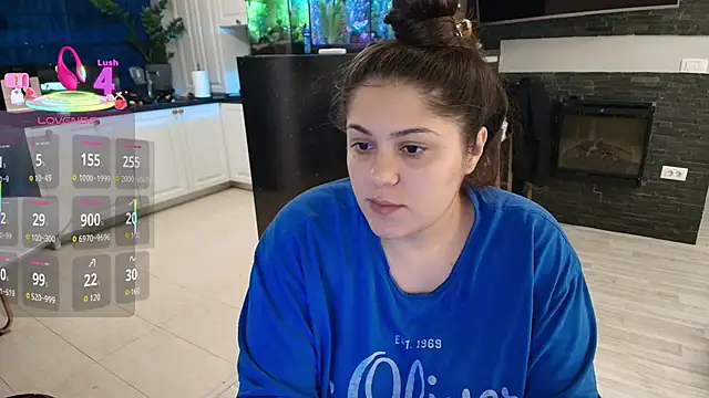 Layla- online show from 10-24-25, 01:40