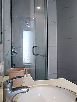 Snapshot of freakydesi chatting on 12-15-25, 05:12 freakydesi online show from 12-15-25, 05:12