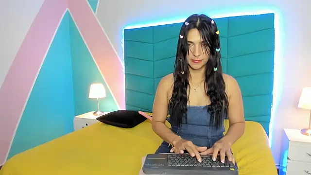 Snapshot of Emilly_wilson_ chatting on 02-27-25, 03:59 Emilly wilson online show from 02-27-25, 03:59