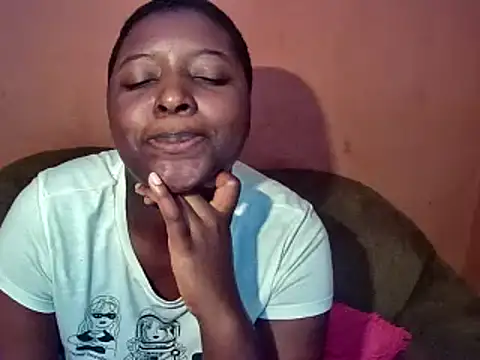 Snapshot of sexyhips2001 chatting on 03-08-25, 03:24 sexyhips2001 online show from 03-08-25, 03:24