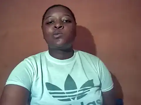 Snapshot of sexyhips2001 chatting on 10-24-25, 05:20 sexyhips2001 online show from 10-24-25, 05:20