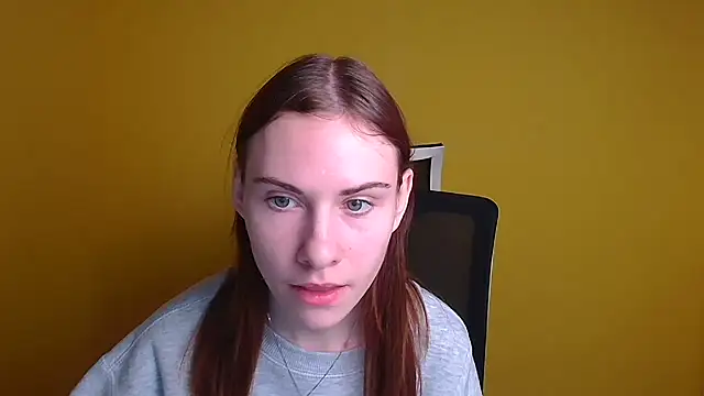 Snapshot of Fiona_Night chatting on 03-04-25, 12:12 Fiona Night online show from 03-04-25, 12:12