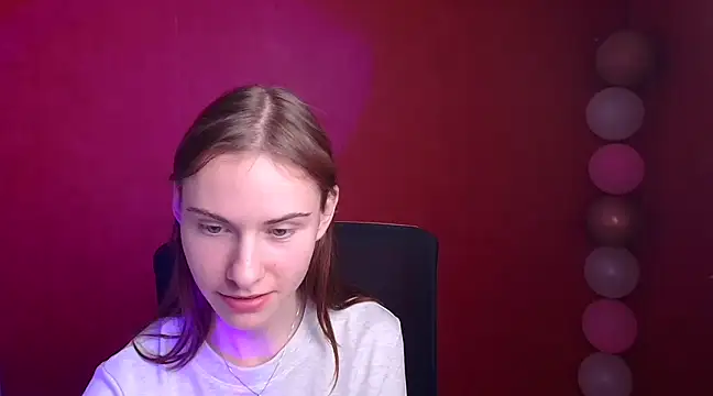 Snapshot of Fiona_Night chatting on 03-05-25, 03:18 Fiona Night online show from 03-05-25, 03:18