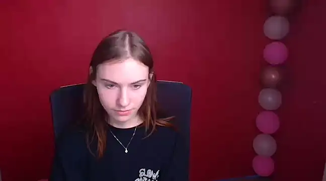 Snapshot of Fiona_Night chatting on 03-07-25, 12:12 Fiona Night online show from 03-07-25, 12:12