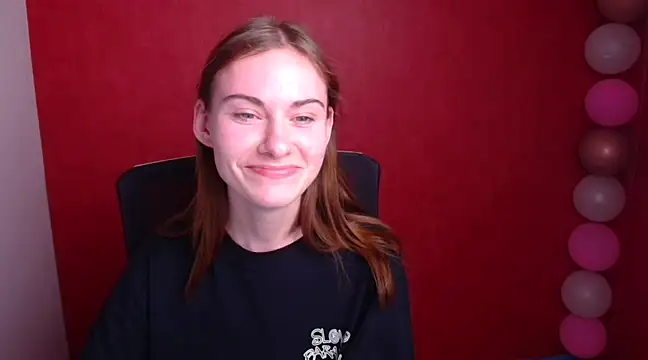 Snapshot of Fiona_Night chatting on 03-07-25, 03:18 Fiona Night online show from 03-07-25, 03:18