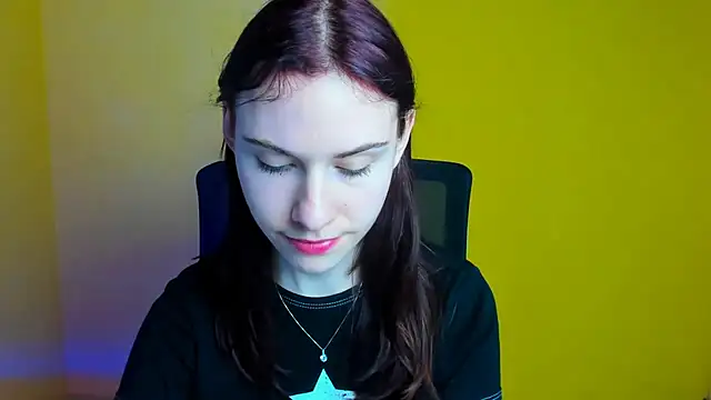 Snapshot of Fiona_Night chatting on 03-13-25, 09:16 Fiona Night online show from 03-13-25, 09:16