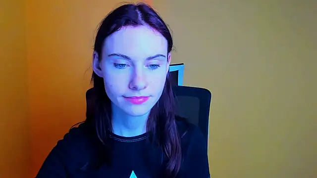 Snapshot of Fiona_Night chatting on 03-14-25, 12:21 Fiona Night online show from 03-14-25, 12:21