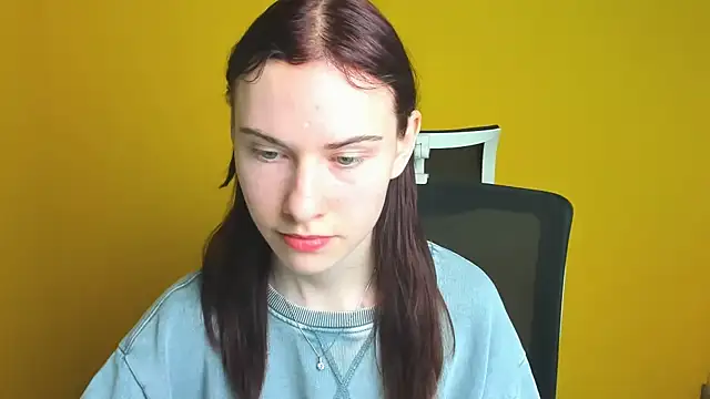 Snapshot of Fiona_Night chatting on 03-14-25, 06:18 Fiona Night online show from 03-14-25, 06:18