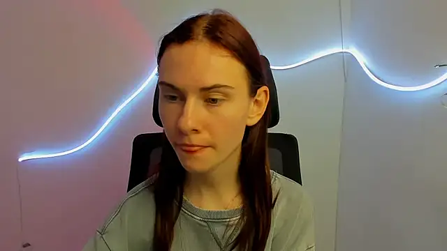 Snapshot of Fiona_Night chatting on 03-20-25, 01:24 Fiona Night online show from 03-20-25, 01:24