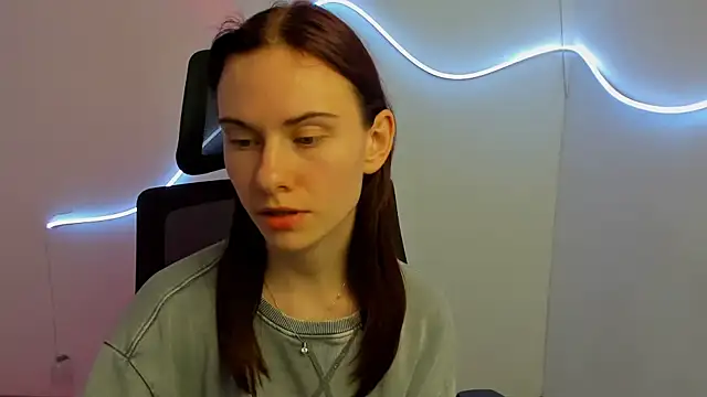 Snapshot of Fiona_Night chatting on 03-20-25, 04:29 Fiona Night online show from 03-20-25, 04:29