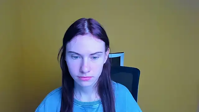 Snapshot of Fiona_Night chatting on 03-20-25, 06:09 Fiona Night online show from 03-20-25, 06:09