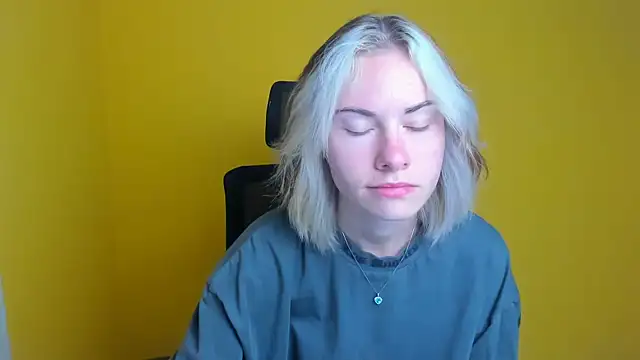 Snapshot of Fiona_Night chatting on 09-09-25, 05:07 Fiona Night online show from 09-09-25, 05:07