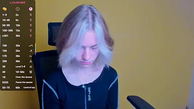 Snapshot of Fiona_Night chatting on 09-21-25, 05:09 Fiona Night online show from 09-21-25, 05:09