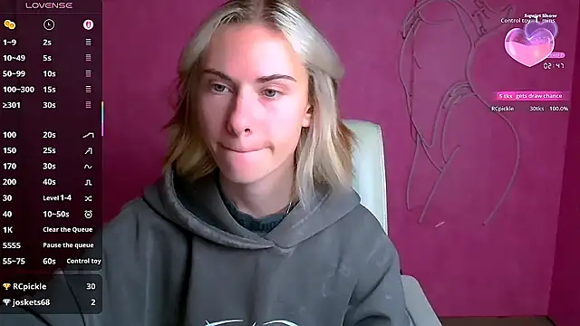 Snapshot of Fiona_Night chatting on 09-27-25, 05:23 Fiona Night online show from 09-27-25, 05:23