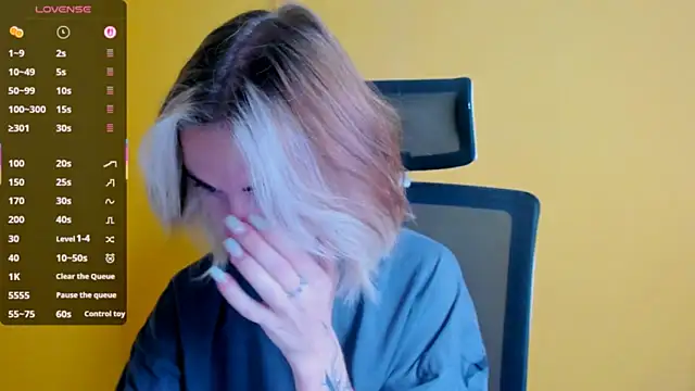 Snapshot of Fiona_Night chatting on 09-29-25, 05:12 Fiona Night online show from 09-29-25, 05:12