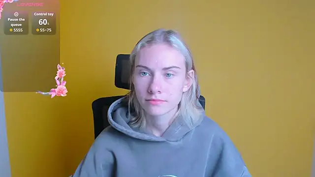 Snapshot of Fiona_Night chatting on 10-02-25, 05:09 Fiona Night online show from 10-02-25, 05:09