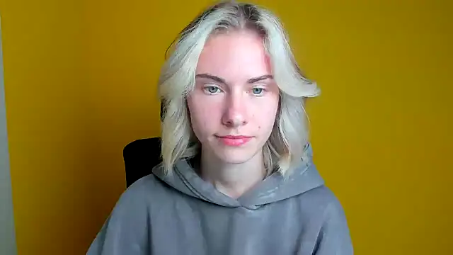 Snapshot of Fiona_Night chatting on 10-06-25, 05:32 Fiona Night online show from 10-06-25, 05:32