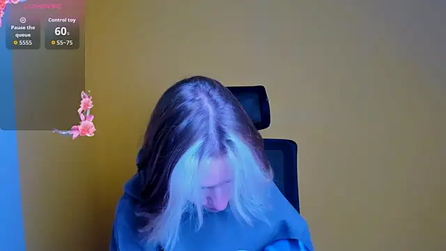 Snapshot of Fiona_Night chatting on 10-08-25, 05:05 Fiona Night online show from 10-08-25, 05:05