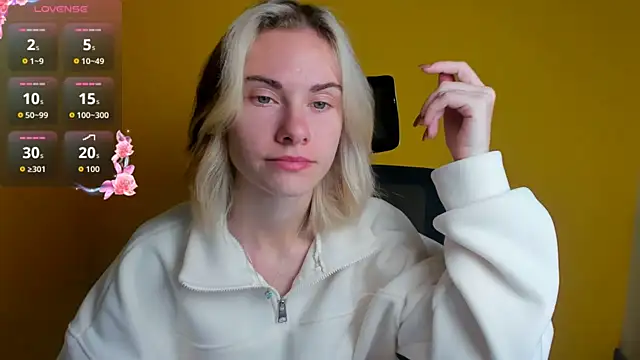 Snapshot of Fiona_Night chatting on 10-11-25, 05:17 Fiona Night online show from 10-11-25, 05:17