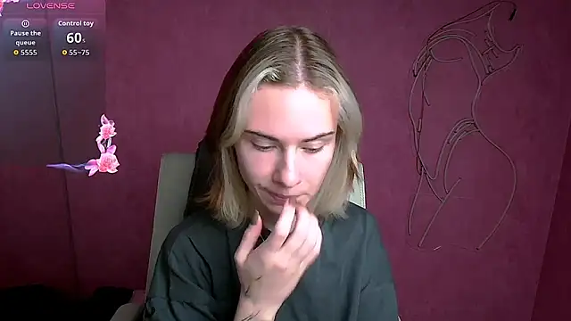 Snapshot of Fiona_Night chatting on 10-13-25, 05:07 Fiona Night online show from 10-13-25, 05:07