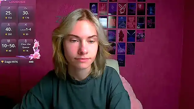 Snapshot of Fiona_Night chatting on 10-18-25, 05:43 Fiona Night online show from 10-18-25, 05:43