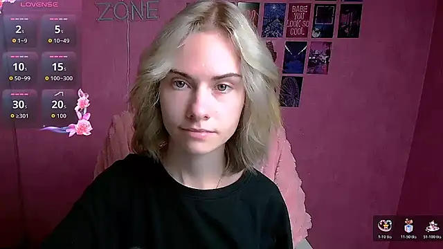 Snapshot of Fiona_Night chatting on 10-19-25, 05:41 Fiona Night online show from 10-19-25, 05:41