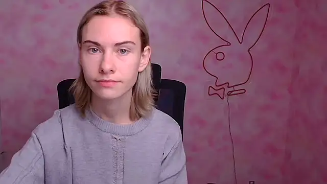 Snapshot of Fiona_Night chatting on 10-25-25, 05:26 Fiona Night online show from 10-25-25, 05:26