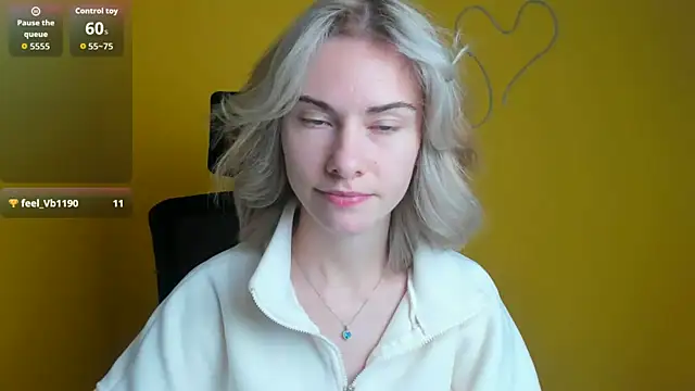 Snapshot of Fiona_Night chatting on 10-26-25, 06:08 Fiona Night online show from 10-26-25, 06:08