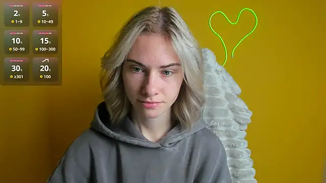 Snapshot of Fiona_Night chatting on 10-27-25, 06:06 Fiona Night online show from 10-27-25, 06:06