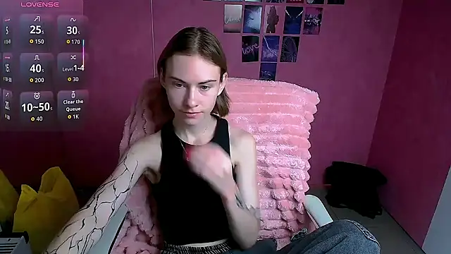 Snapshot of Fiona_Night chatting on 11-27-25, 06:37 Fiona Night online show from 11-27-25, 06:37