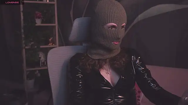 OliviaMcClean online show from 09-12-25, 08:53