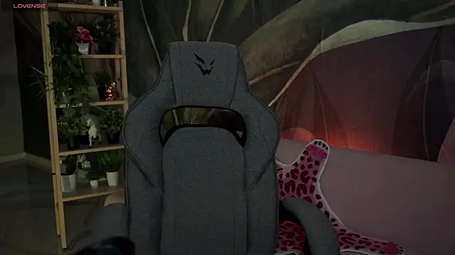 OliviaMcClean online show from 10-08-25, 01:03