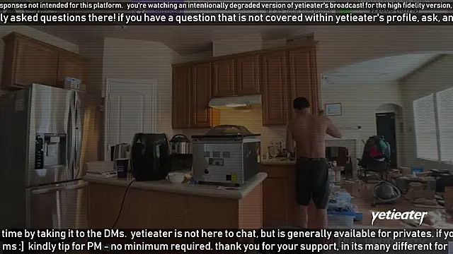 Snapshot of yetieater chatting on 12-17-24, 07:26 yetieater online show from 12-17-24, 07:26