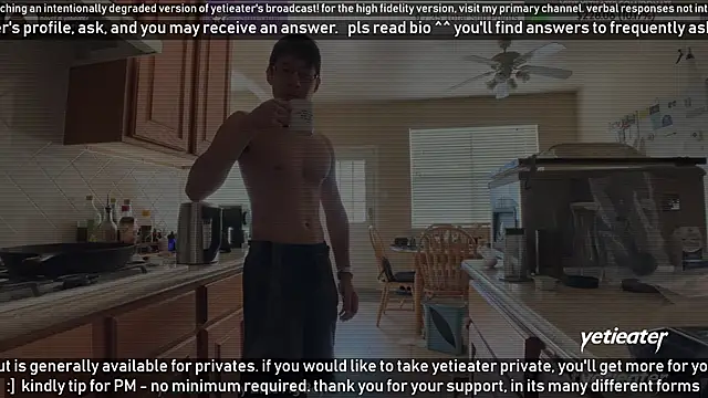 Snapshot of yetieater chatting on 12-23-24, 06:37 yetieater online show from 12-23-24, 06:37