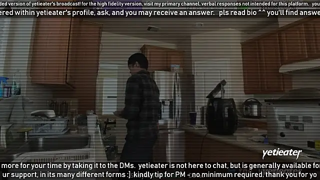 Snapshot of yetieater chatting on 01-08-25, 05:48 yetieater online show from 01-08-25, 05:48