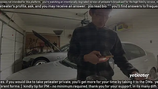 Snapshot of yetieater chatting on 01-08-25, 08:50 yetieater online show from 01-08-25, 08:50
