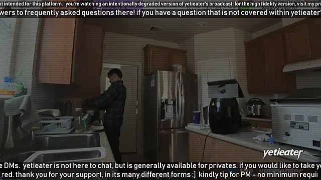 Snapshot of yetieater chatting on 01-15-25, 06:08 yetieater online show from 01-15-25, 06:08