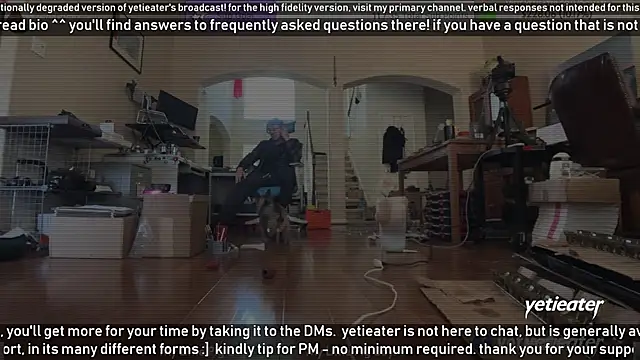 Snapshot of yetieater chatting on 01-19-25, 09:55 yetieater online show from 01-19-25, 09:55