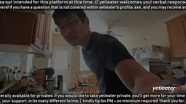 Snapshot of yetieater chatting on 02-04-26, 06:58 yetieater online show from 02-04-26, 06:58