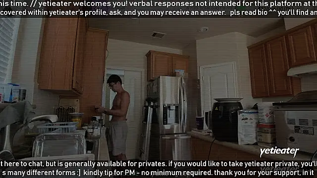 Snapshot of yetieater chatting on 03-03-26, 02:45 yetieater online show from 03-03-26, 02:45