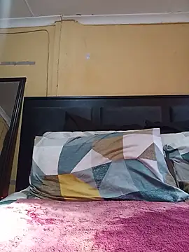 JuicyMilkyTizzy online show from 05-15-26, 07:04