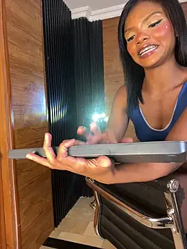 PinkyMoon online show from 03-13-26, 04:52