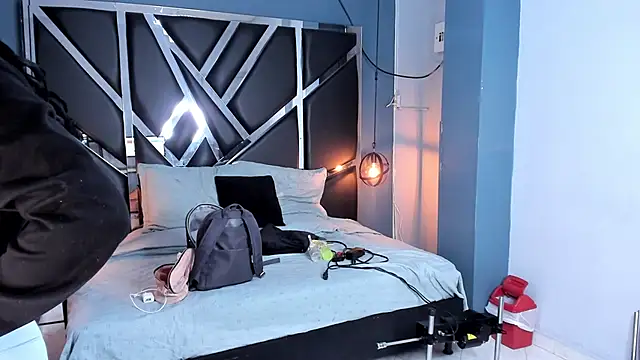 Melissa 23  online show from 11-20-25, 11:43