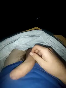 Snapshot of Cazzettostorto99 chatting on 11-13-25, 10:30 Cazzettostorto99 online show from 11-13-25, 10:30