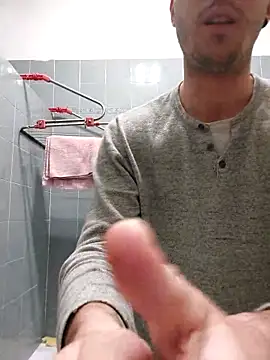 Snapshot of Cazzettostorto99 chatting on 03-04-26, 12:05 Cazzettostorto99 online show from 03-04-26, 12:05