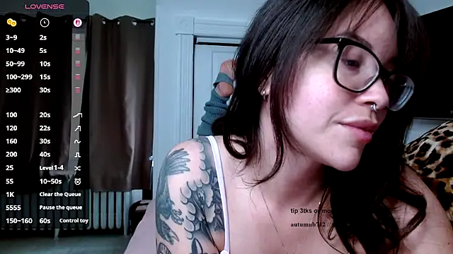 Snapshot of autumnb712 chatting on 09-29-25, 04:34 autumnb712 online show from 09-29-25, 04:34